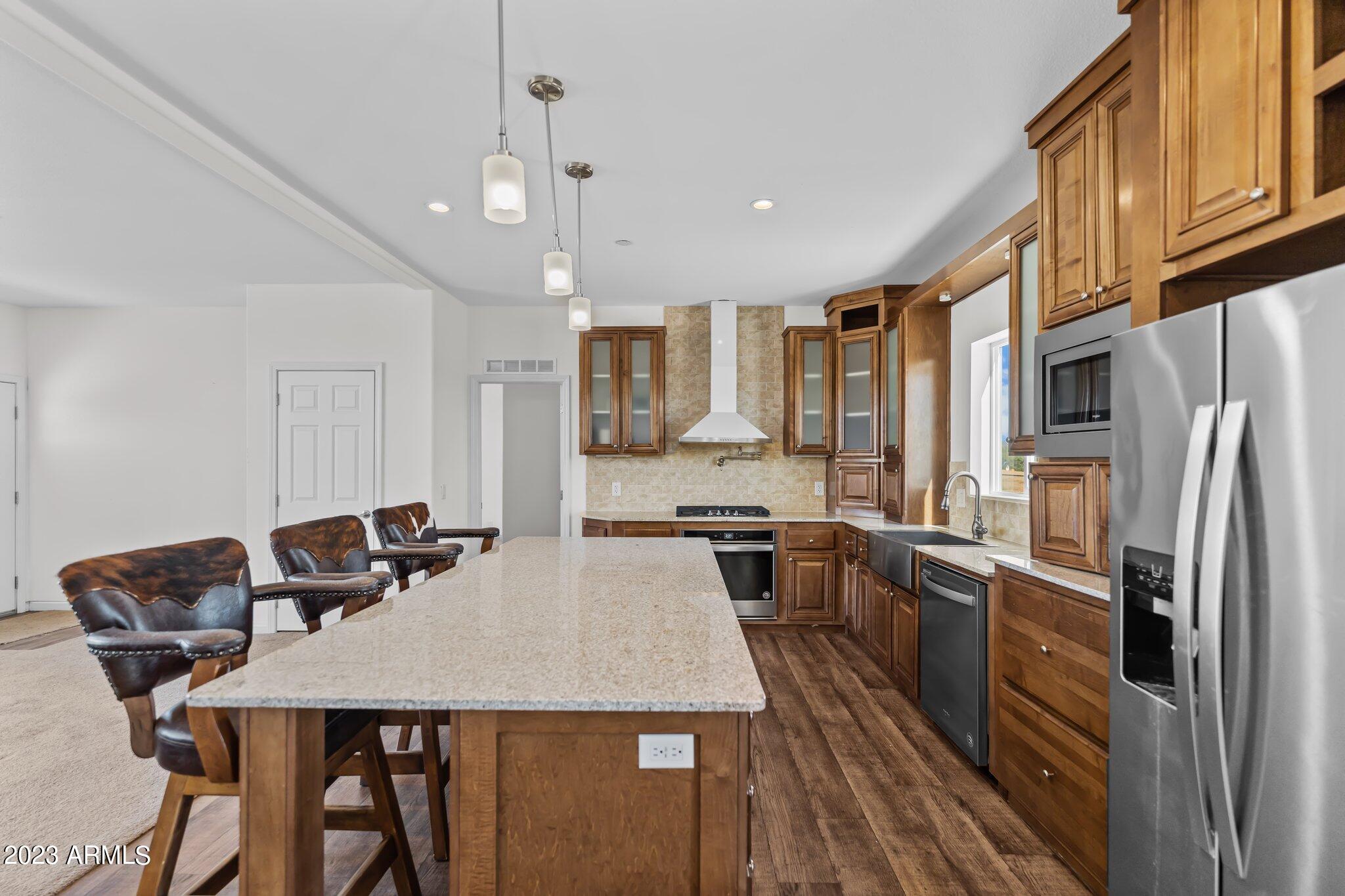 22451 W STEEL HORSE Road