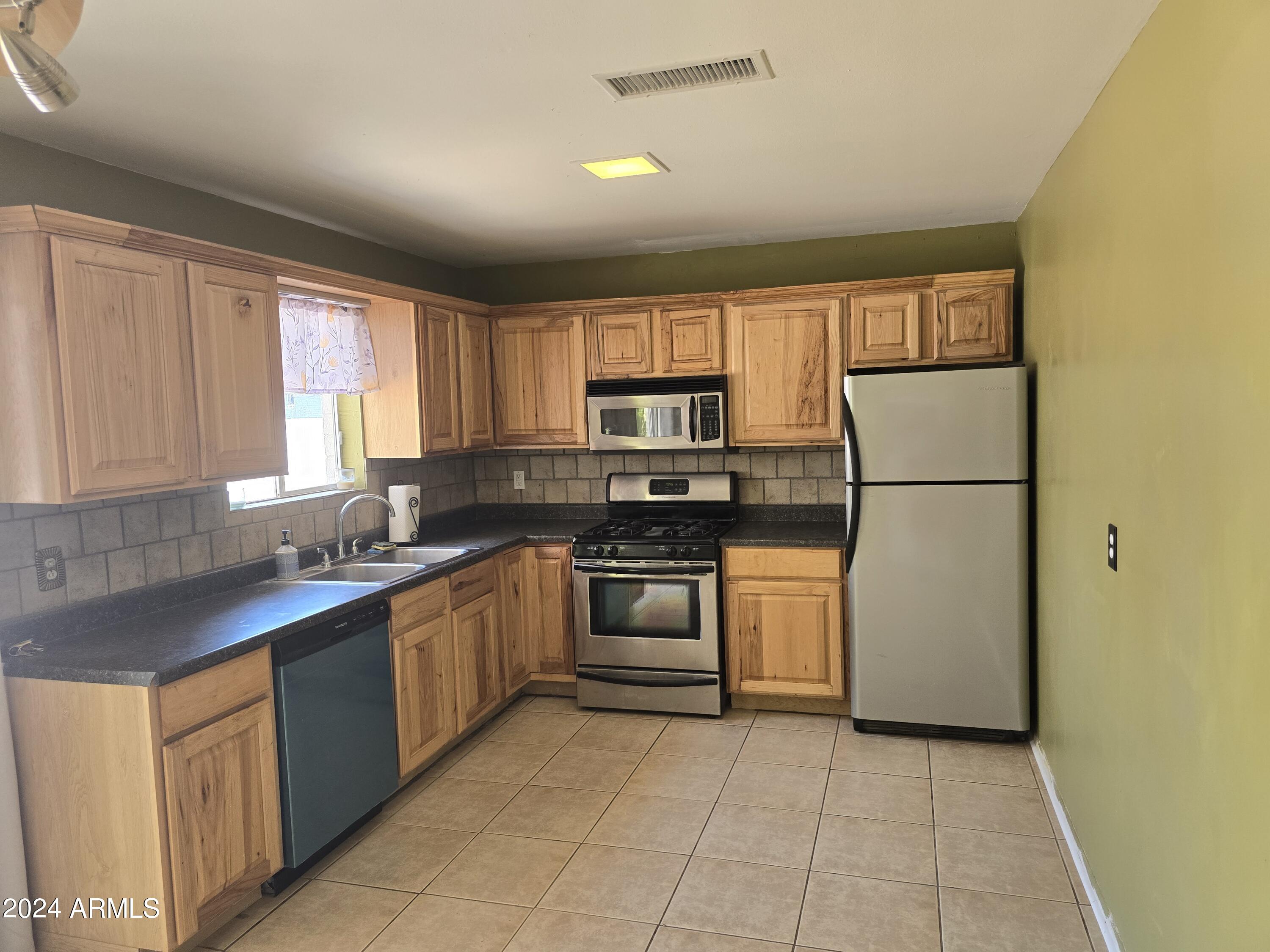 1762 PAPAGO Place