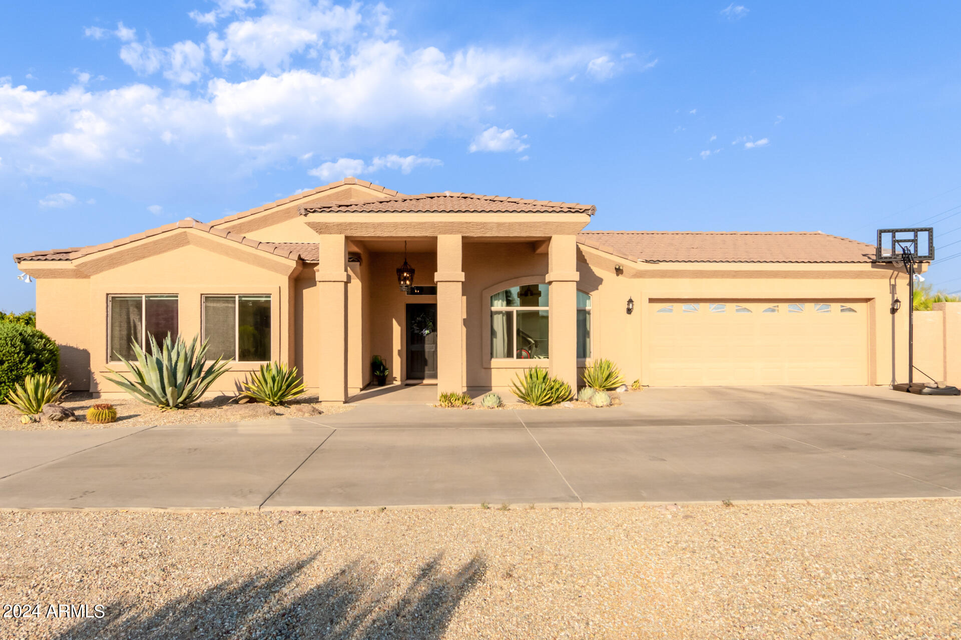 2585 W PINTO Place