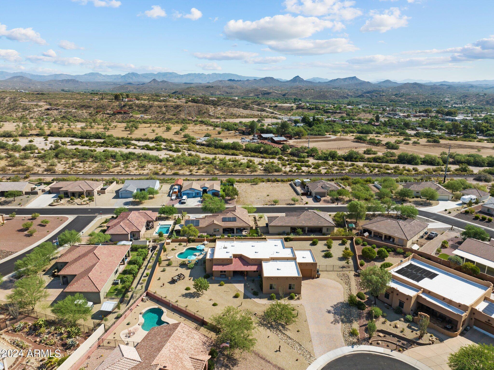 902 W SANTA FE Circle