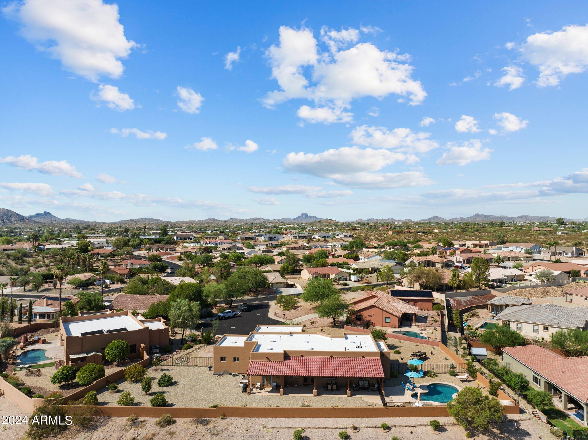 902 W SANTA FE Circle
