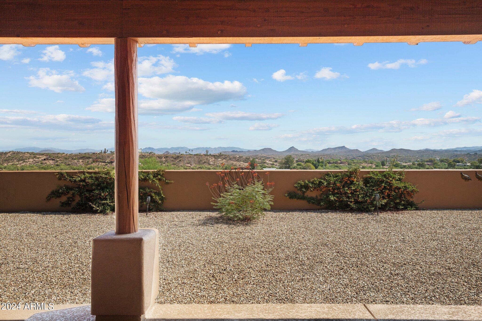 902 W SANTA FE Circle