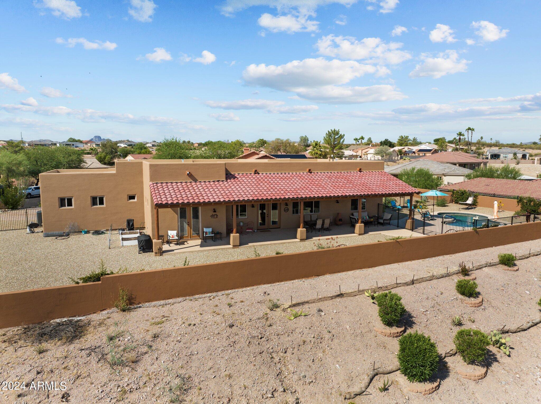 902 W SANTA FE Circle