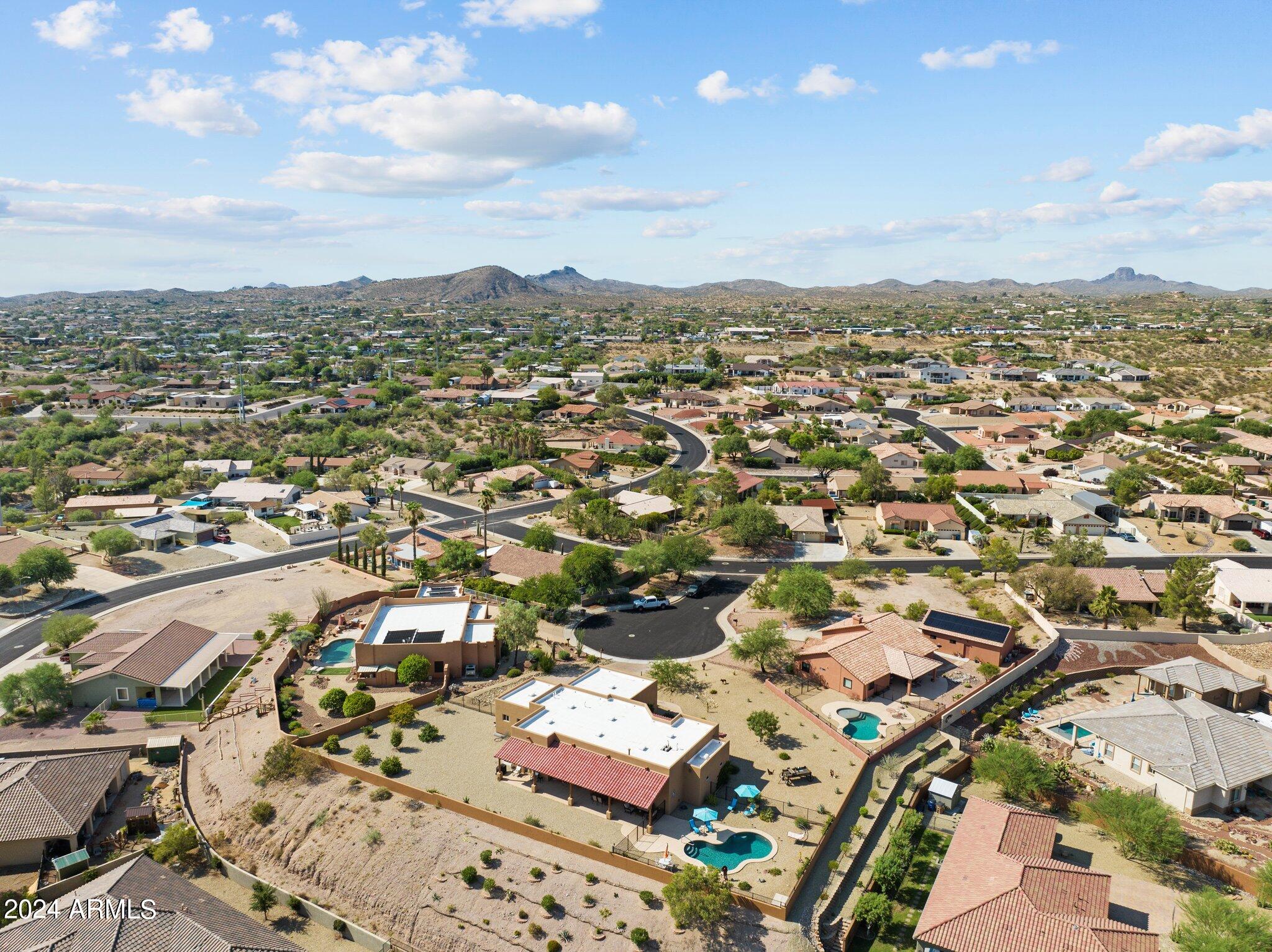 902 W SANTA FE Circle