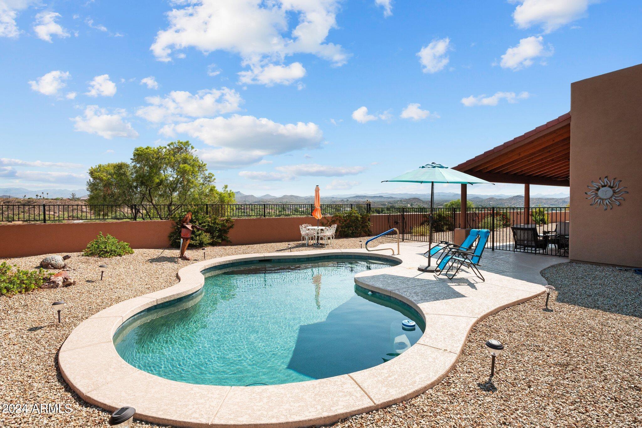 902 W SANTA FE Circle