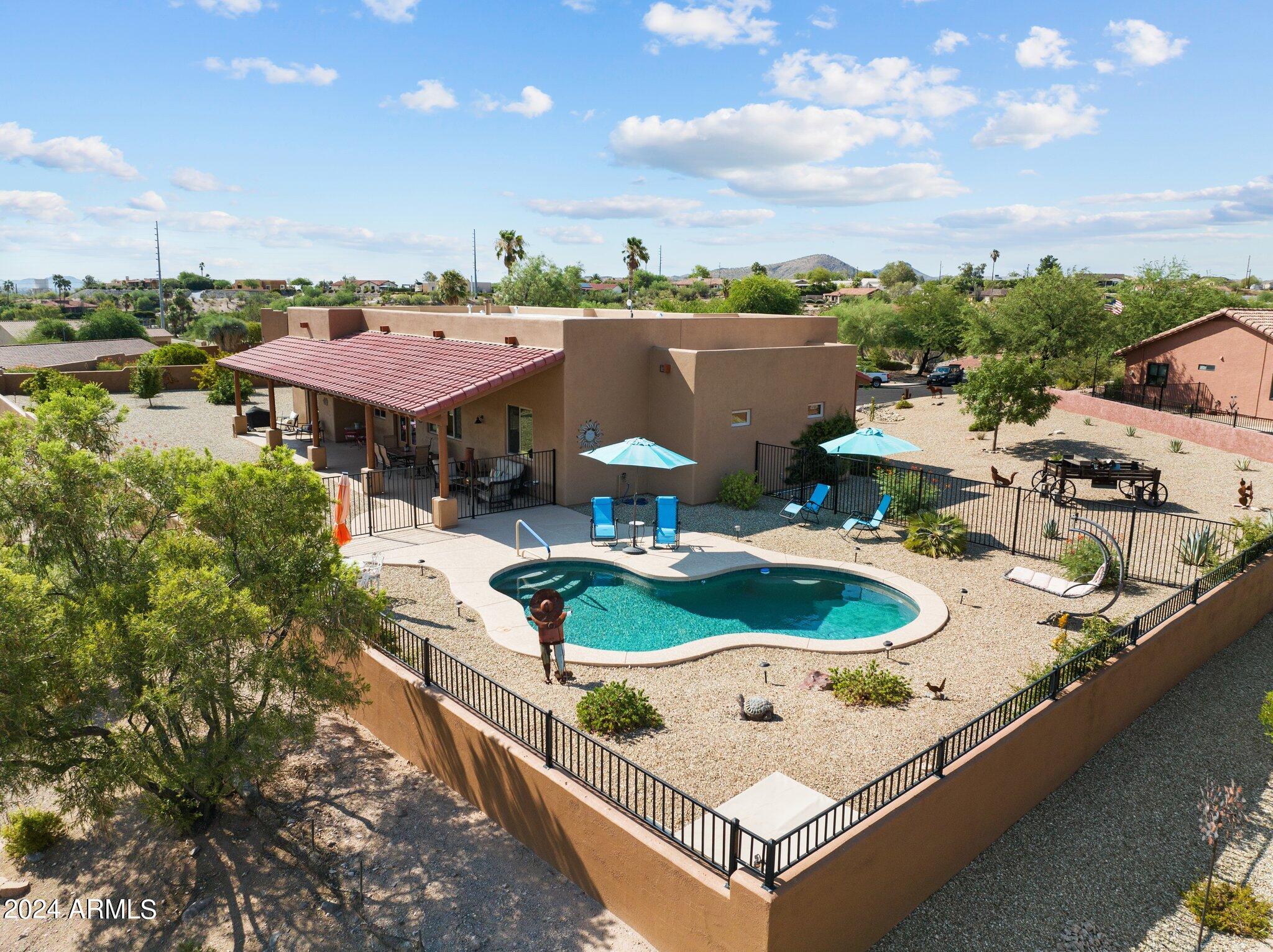 902 W SANTA FE Circle