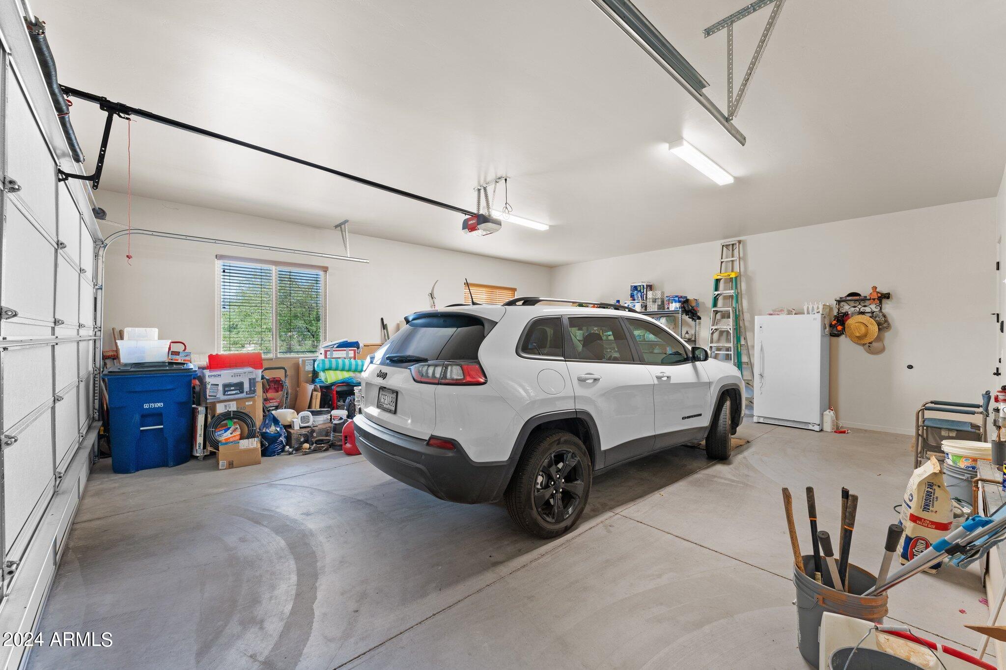 902 W SANTA FE Circle
