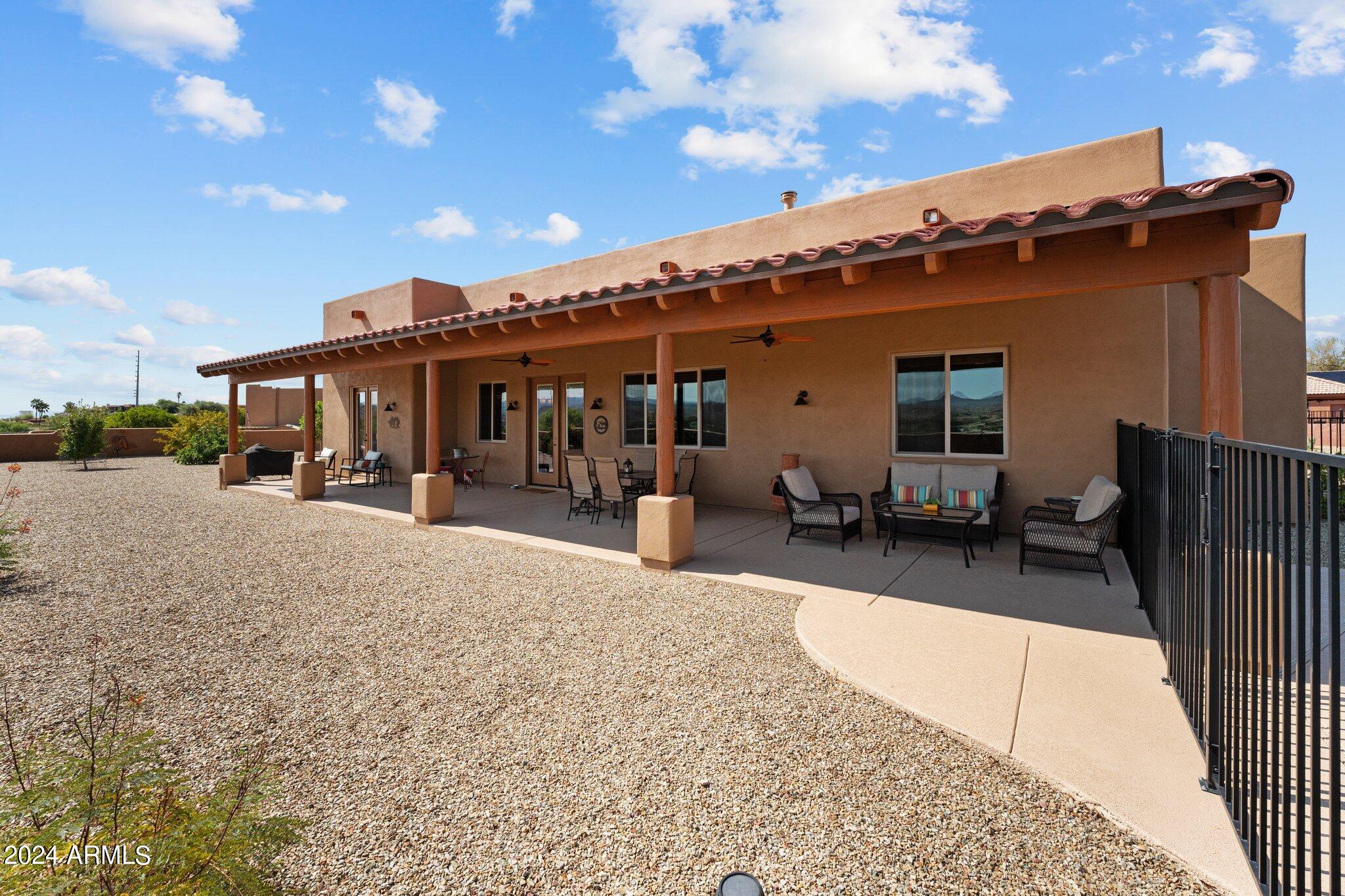 902 W SANTA FE Circle