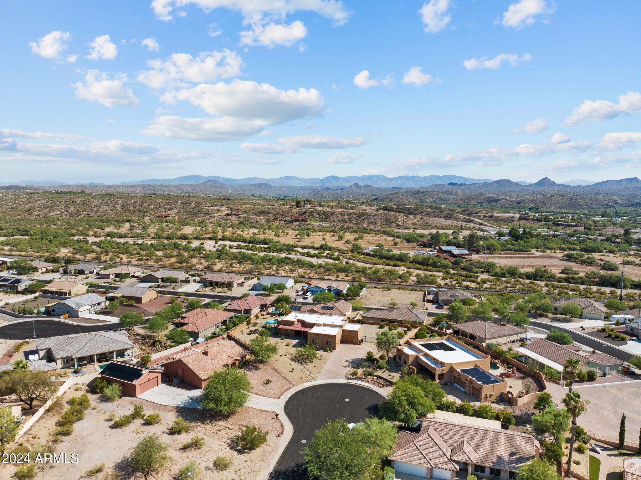 902 W SANTA FE Circle