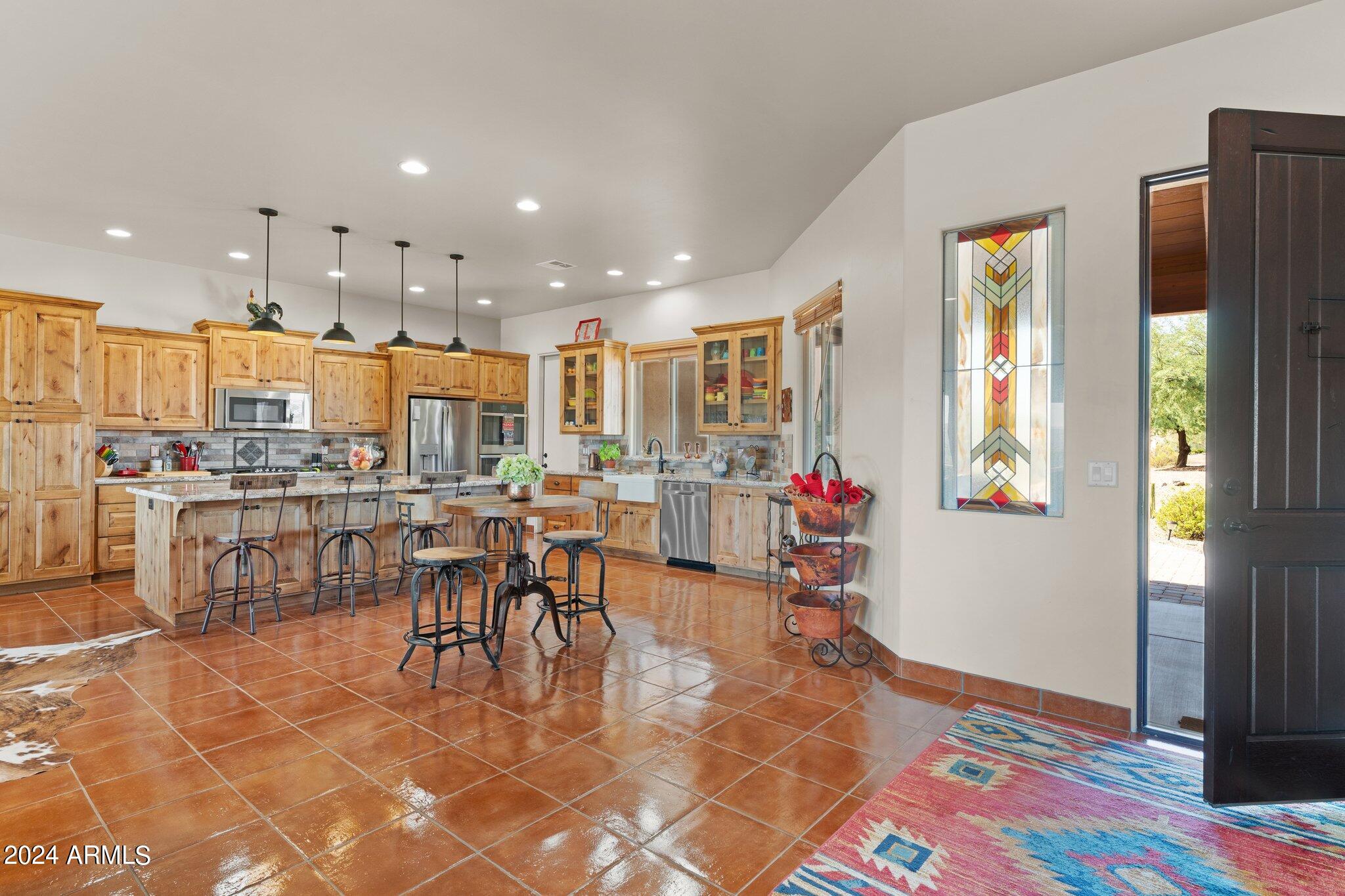902 W SANTA FE Circle