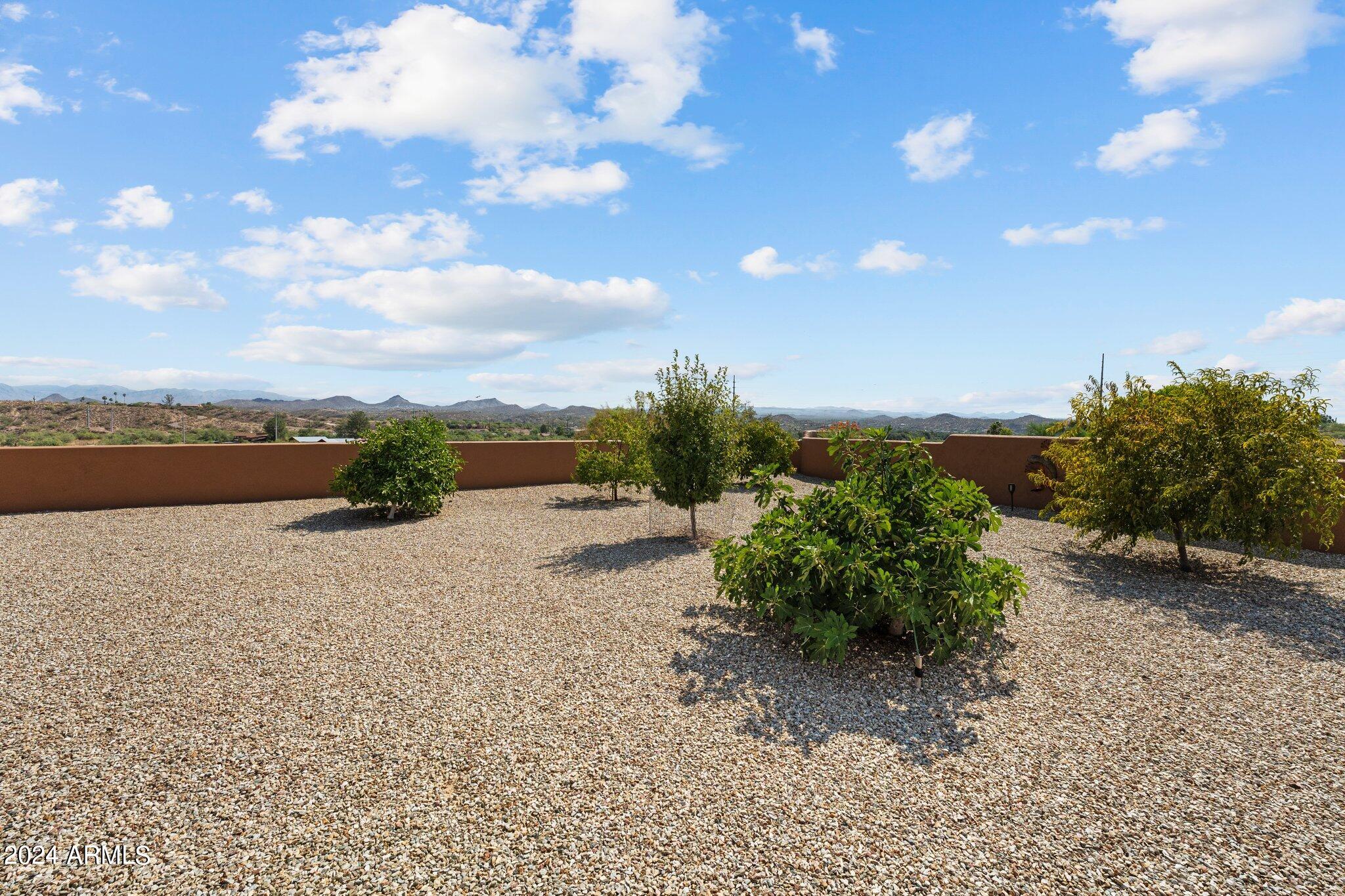 902 W SANTA FE Circle