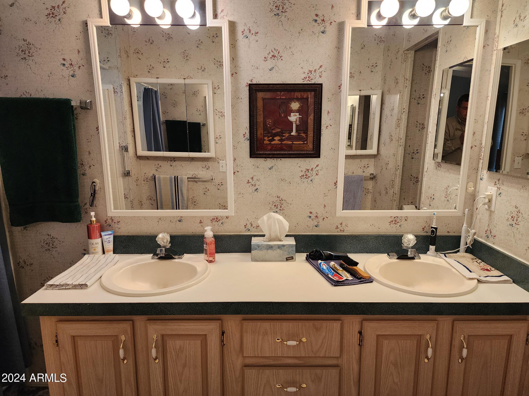 2501 W Wickneburg Way, 62