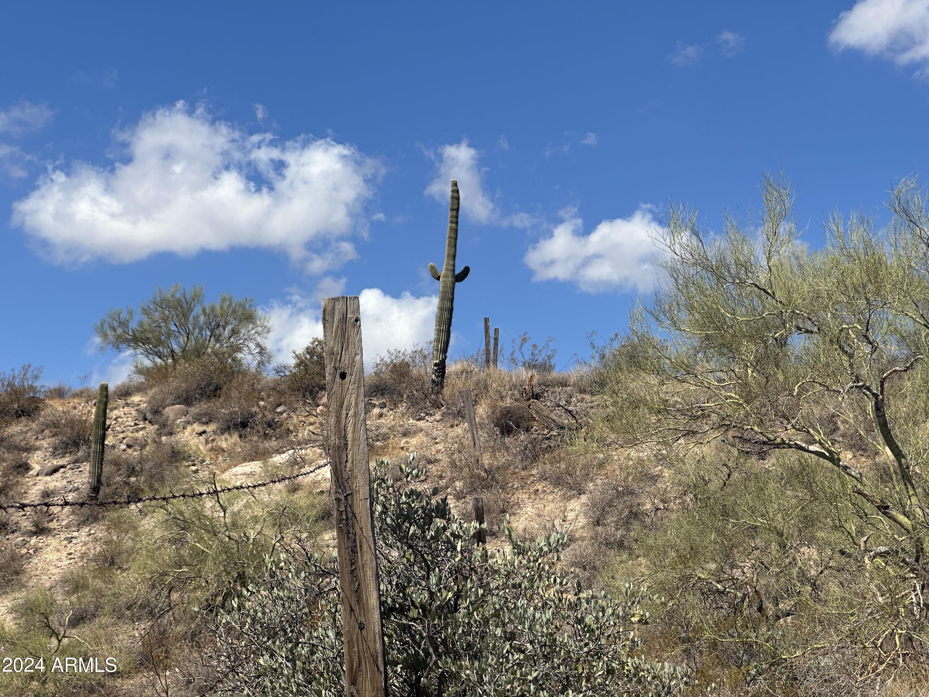 3353 W ROUGHRIDER 5 AC Road, -
