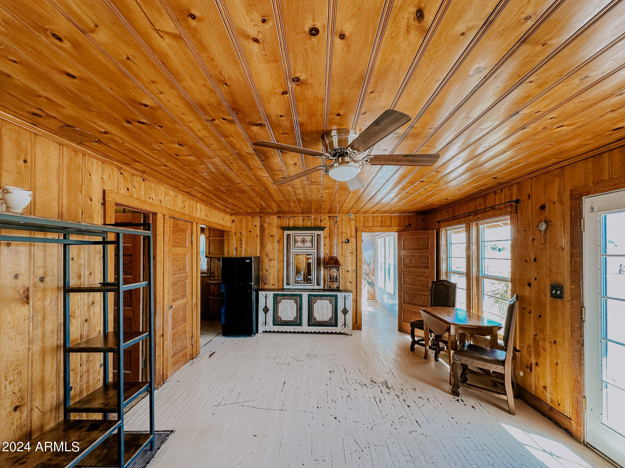 44025 N US HWY 60