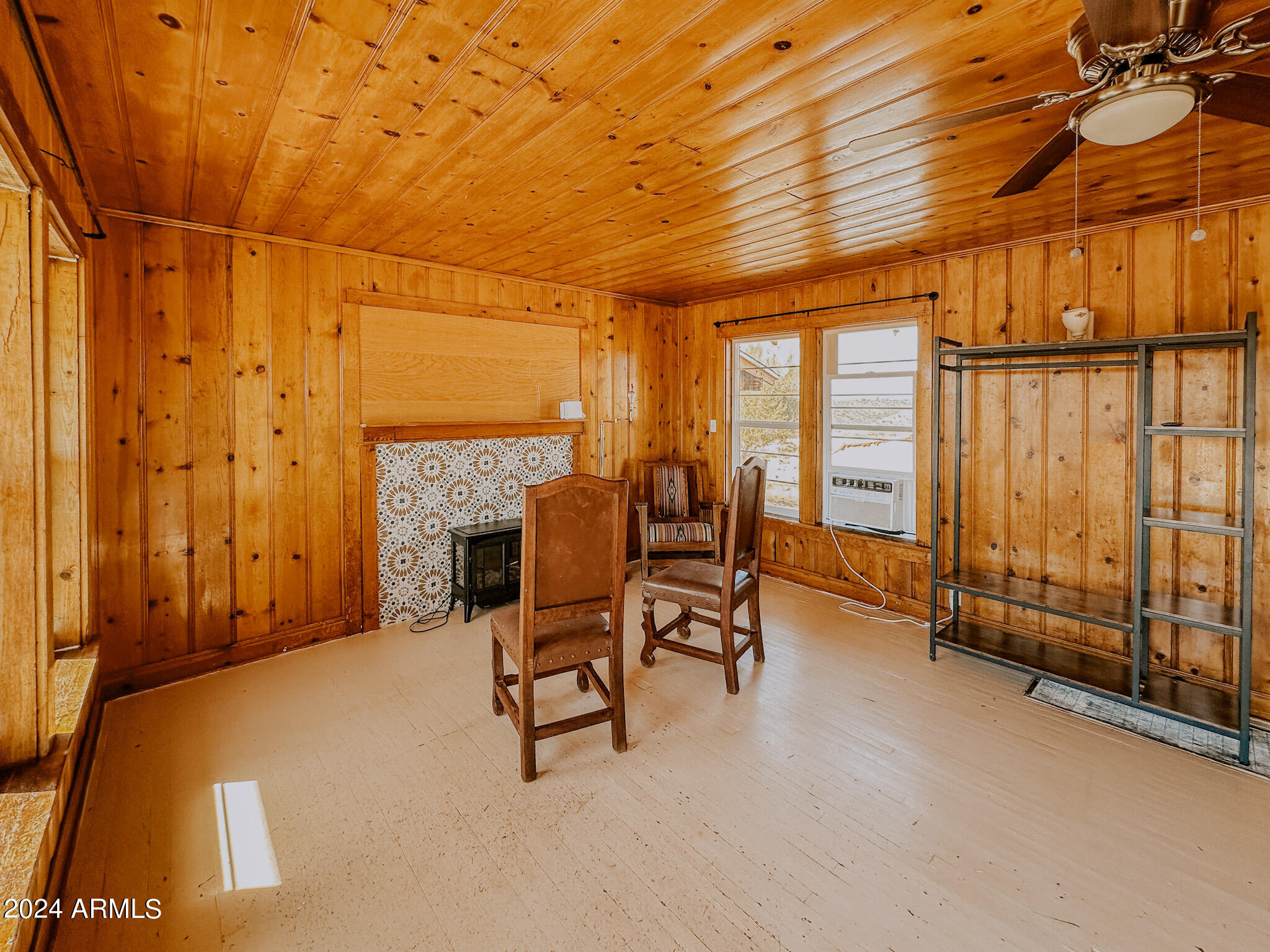 44025 N US HWY 60