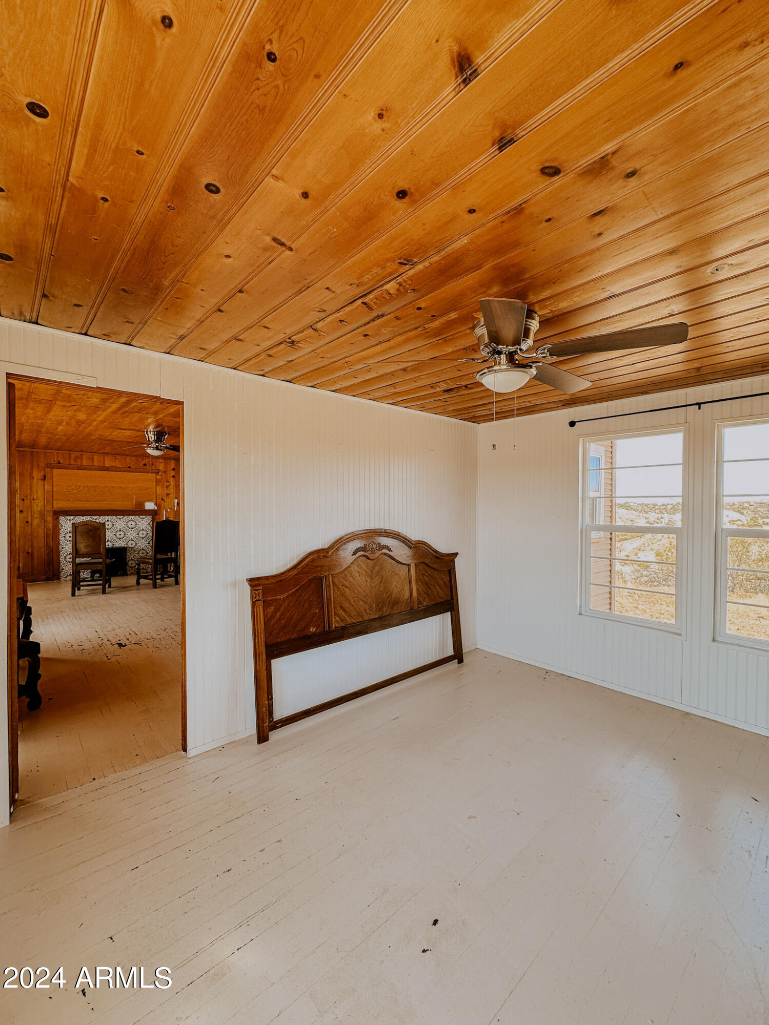 44025 N US HWY 60