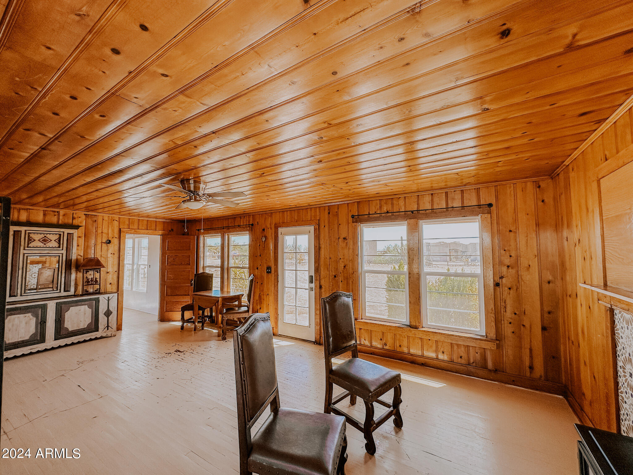 44025 N US HWY 60