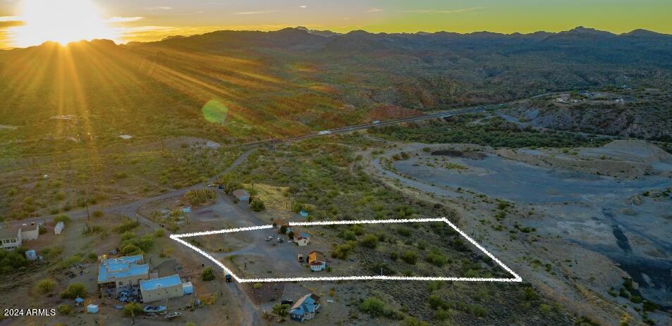 44025 N US HWY 60