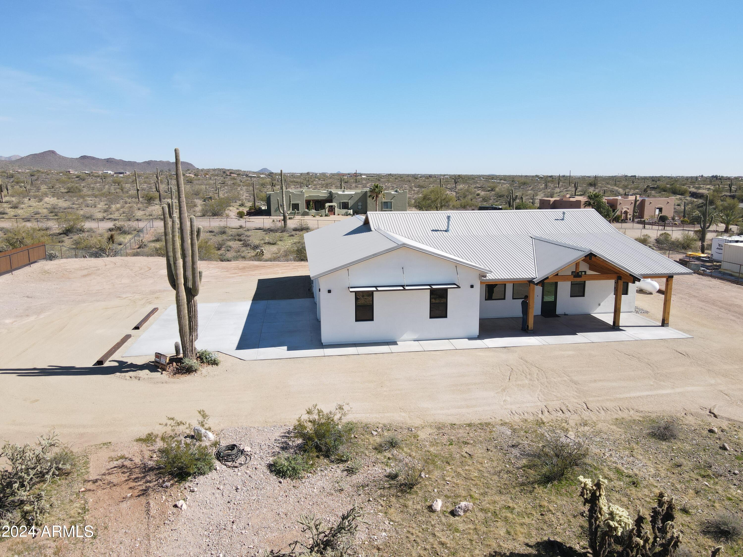 25927 W RAVINA Lane
