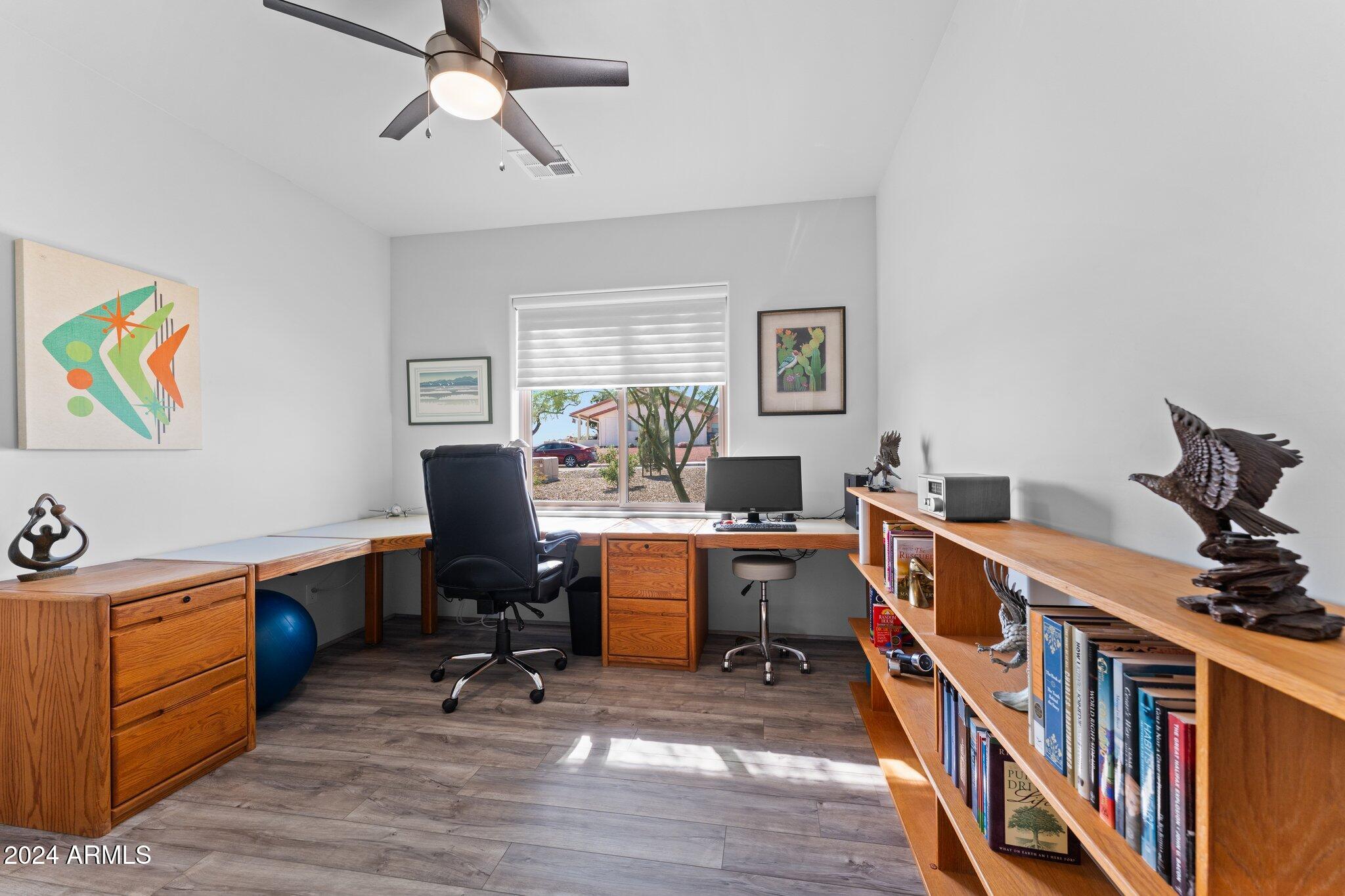 960 W Hermosa Drive