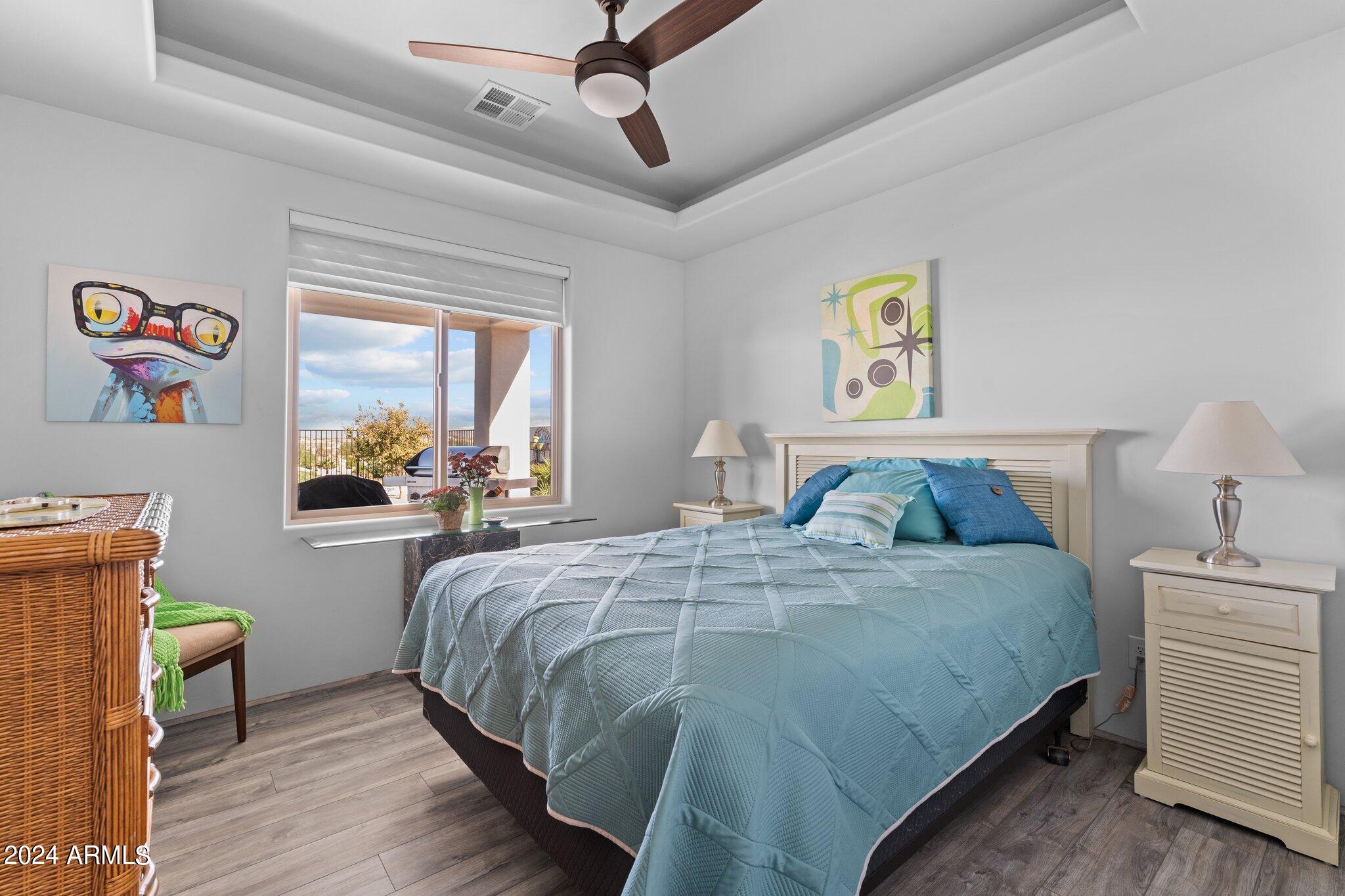 960 W Hermosa Drive