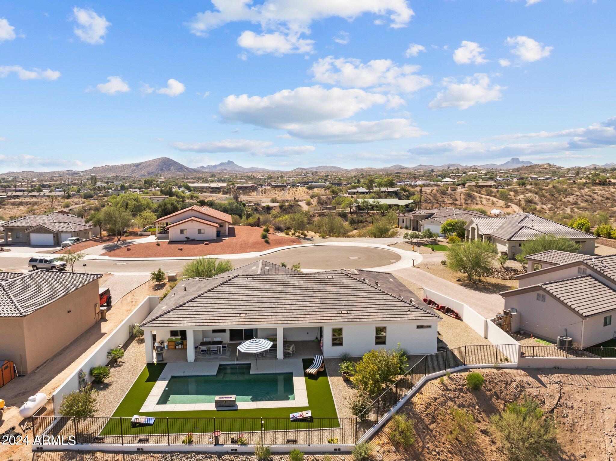 960 W Hermosa Drive
