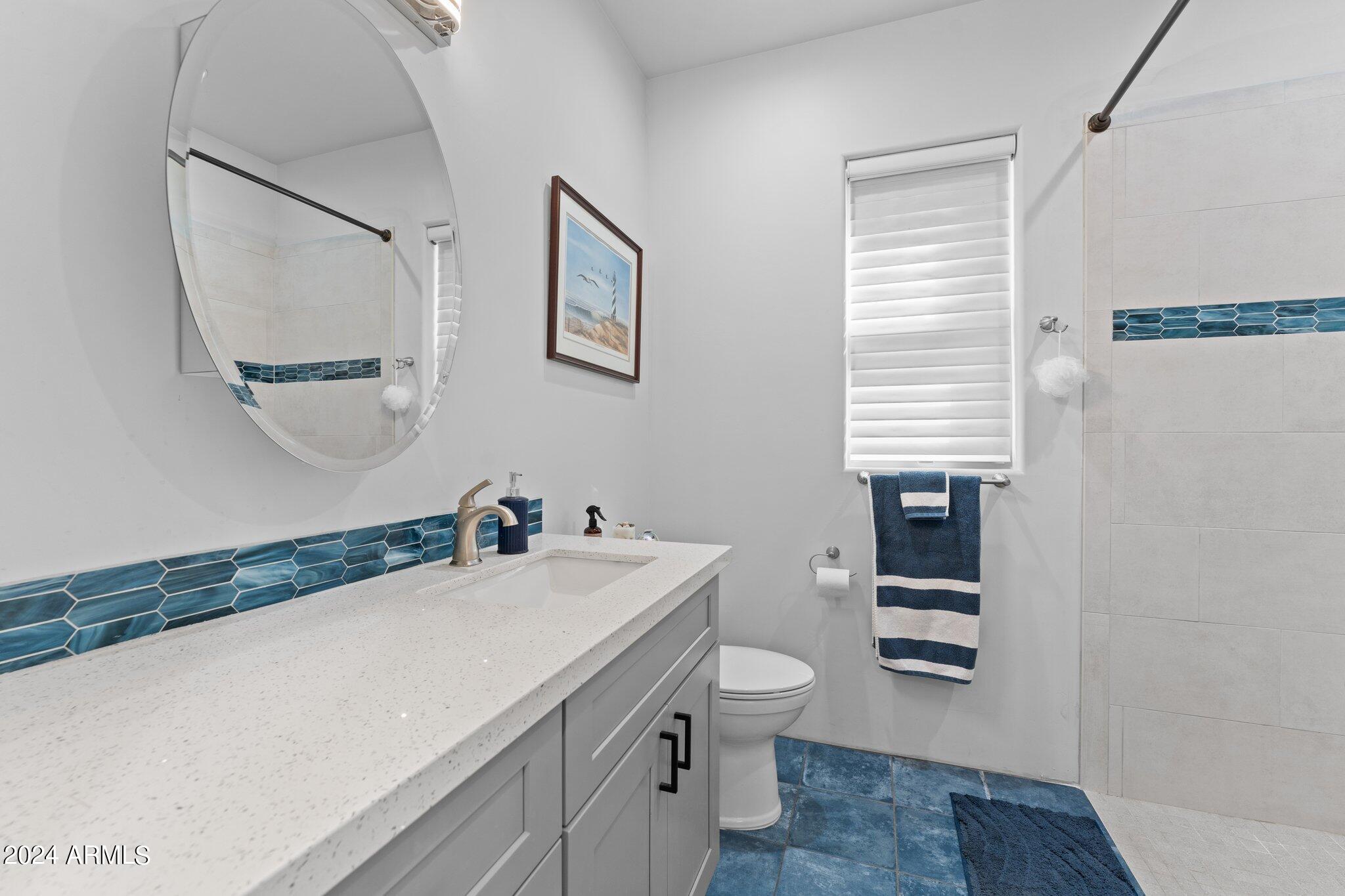 960 W Hermosa Drive