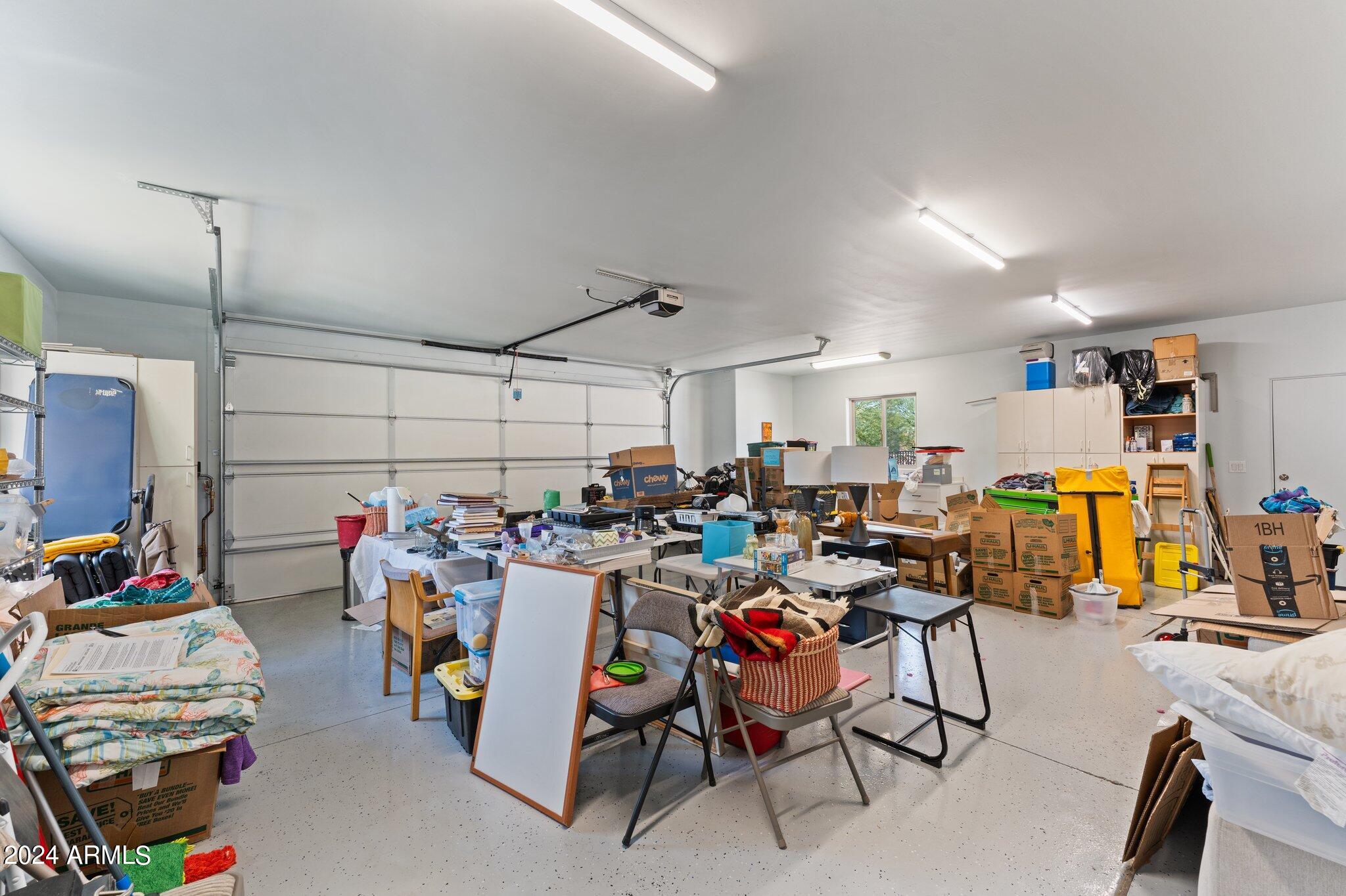 960 W Hermosa Drive