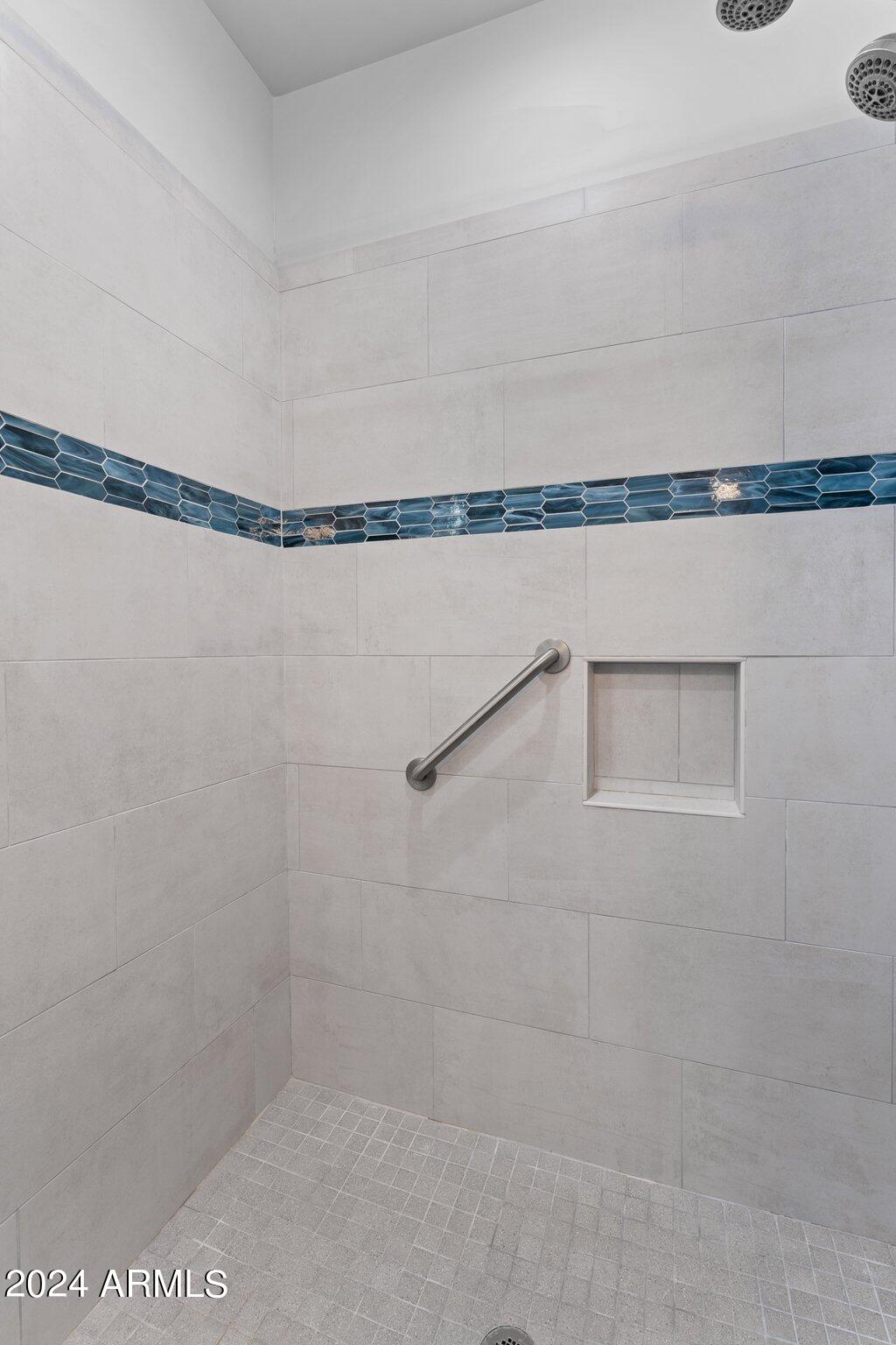 960 W Hermosa Drive