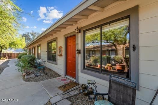 520 S PALM Drive