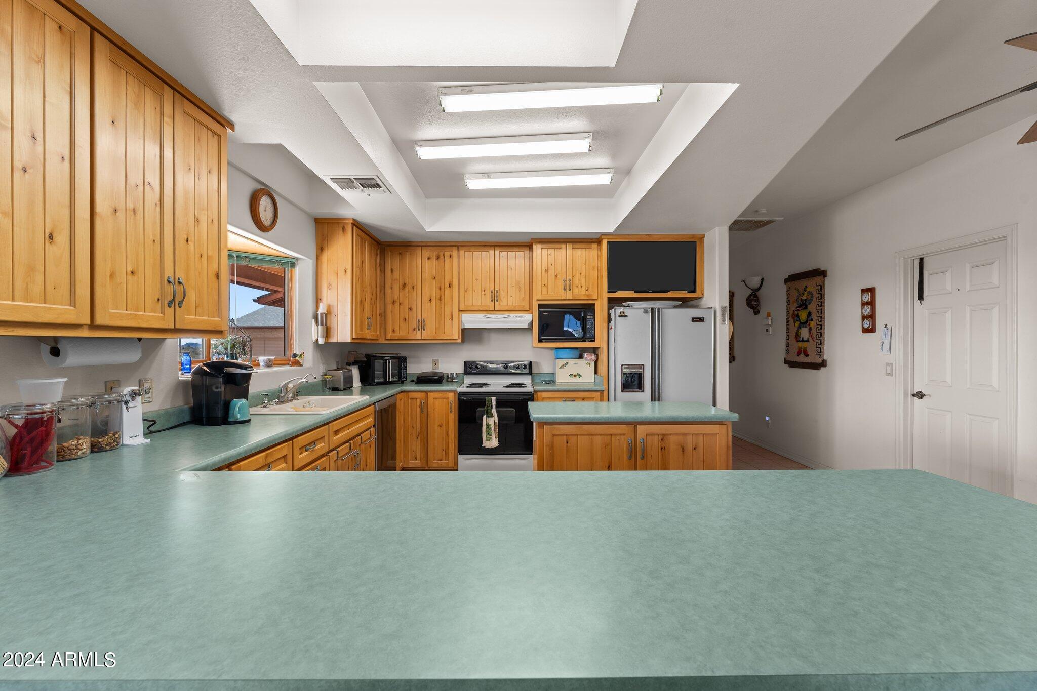 22900 W HYLTON Way