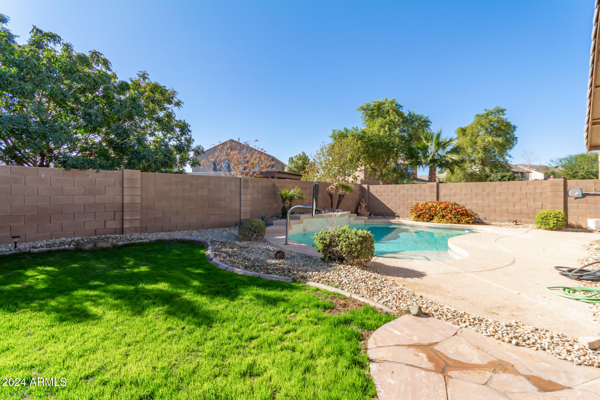 41547 W Cheyenne Court