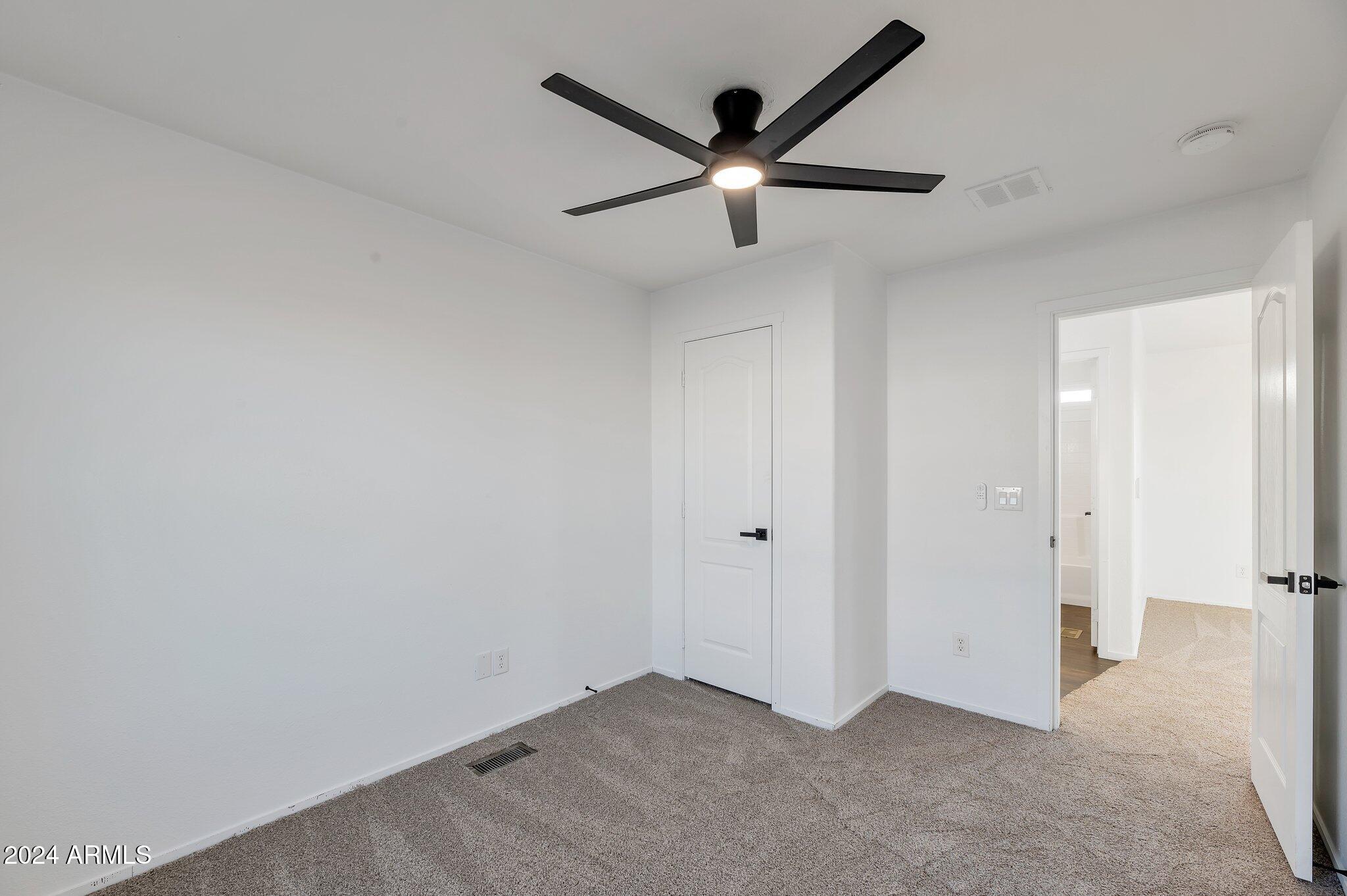 518 W CLAESSENS Drive