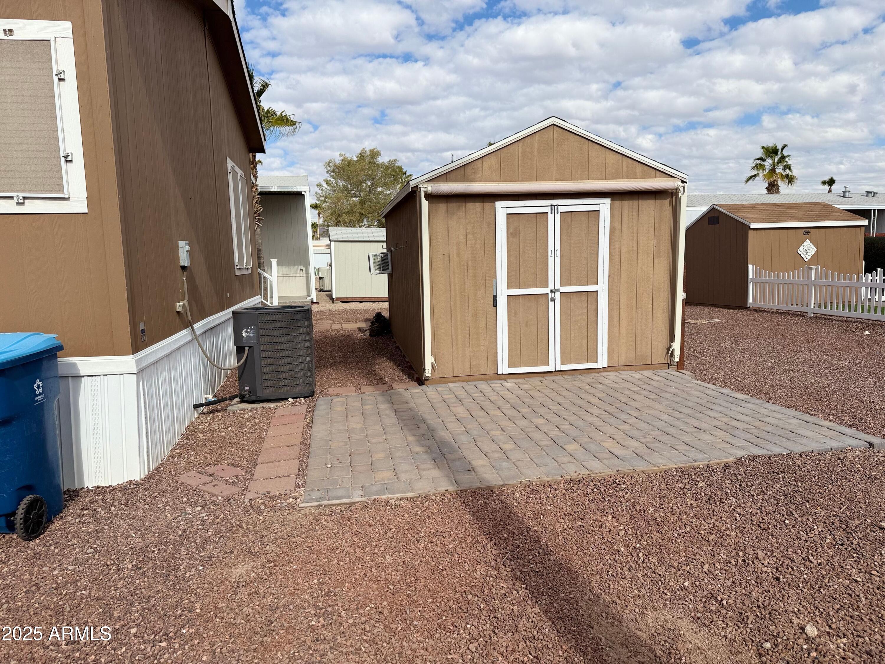 2000 S Apache Road 27