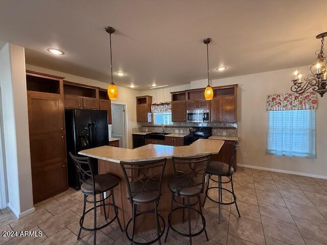 2000 S Apache Road 27