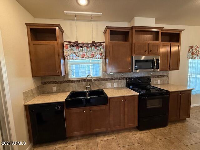 2000 S Apache Road 27