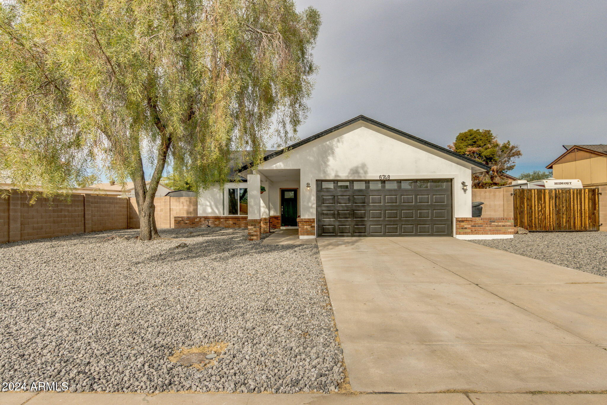 6748 W SHANGRI LA Road
