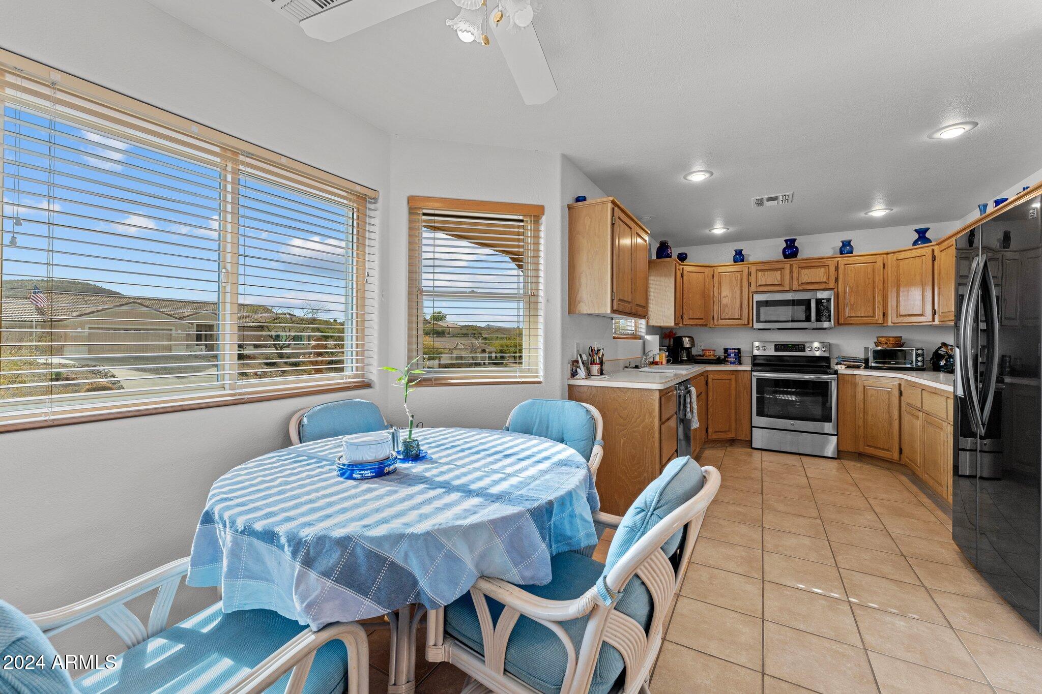 250 COTTONWOOD Lane