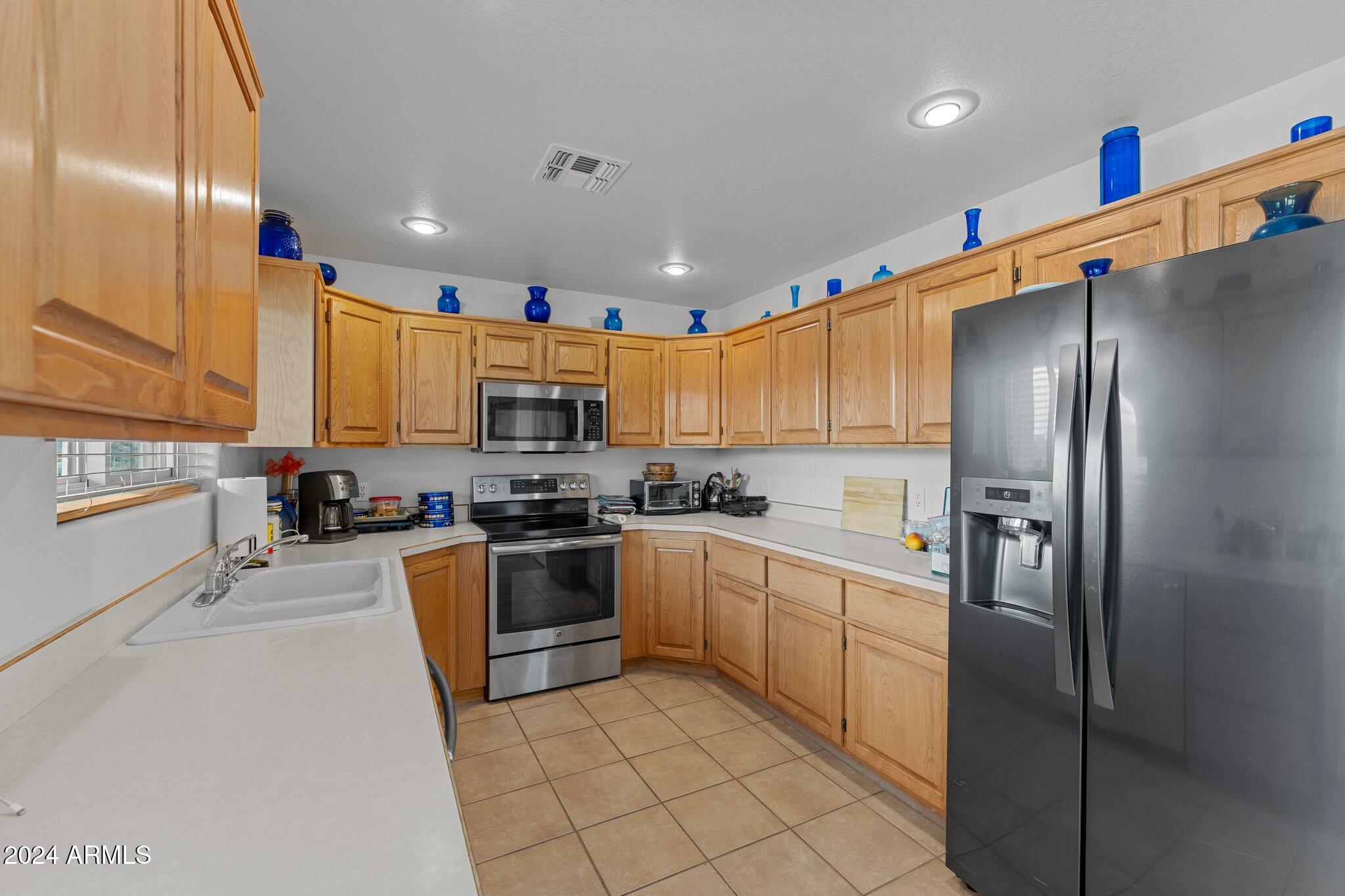 250 COTTONWOOD Lane