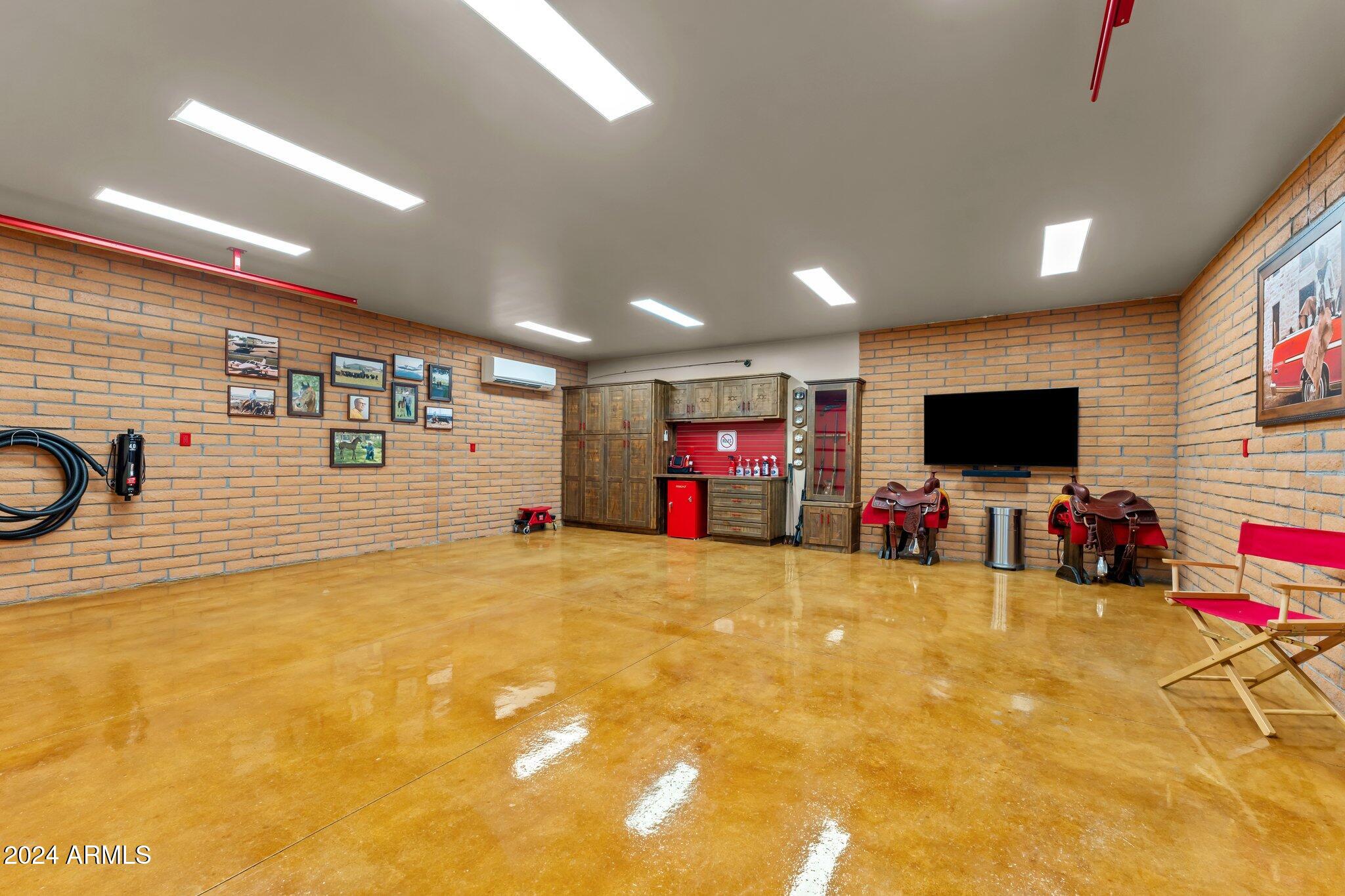 1545 FLICKER Lane