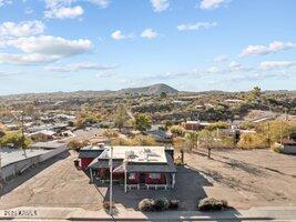 621 W WICKENBURG Way