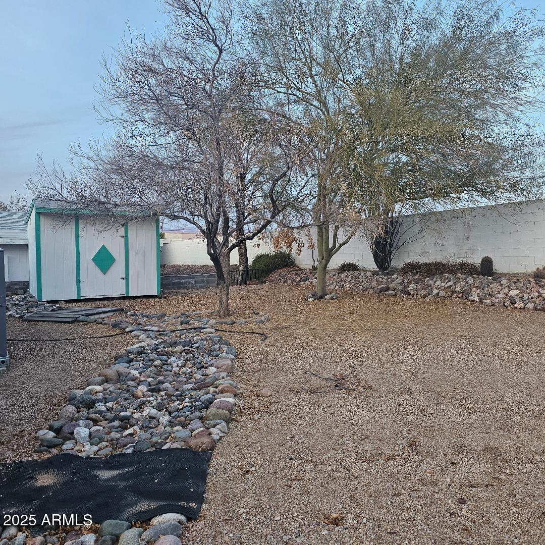 685 Smoketree Street
