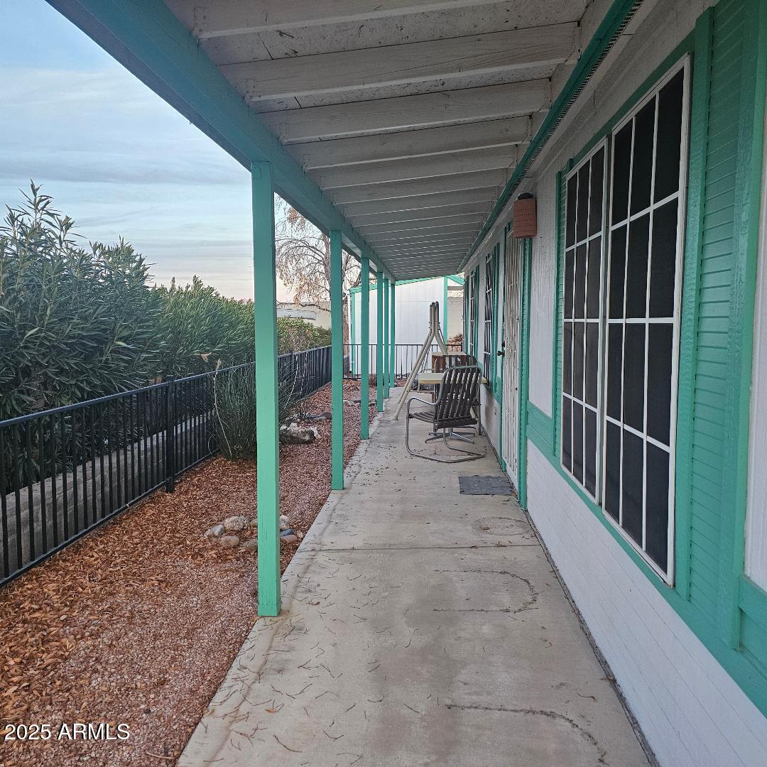 685 Smoketree Street