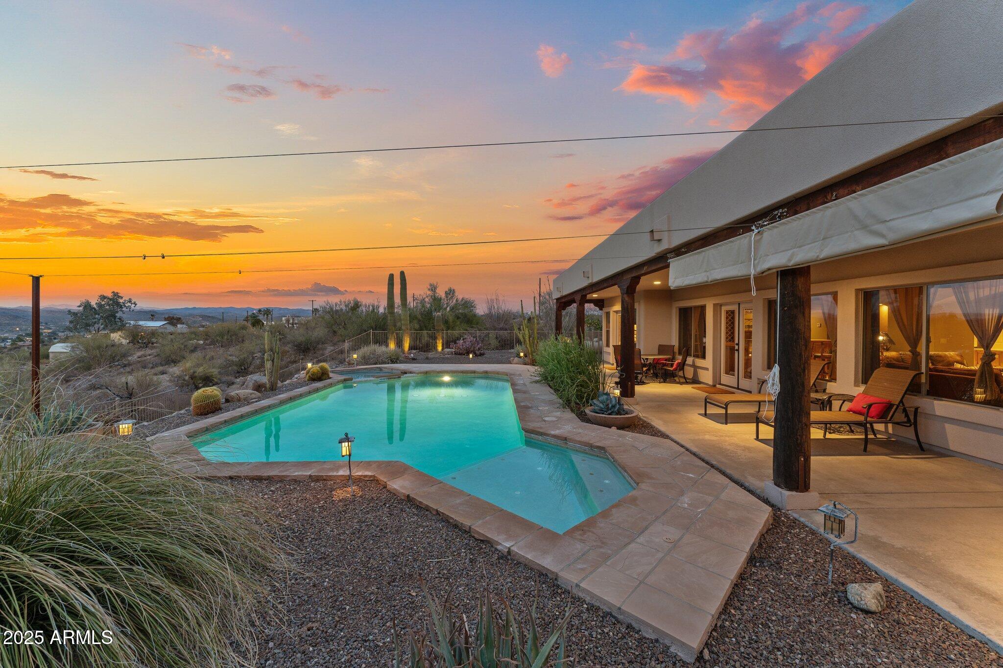 669 W CHAPARRAL Road