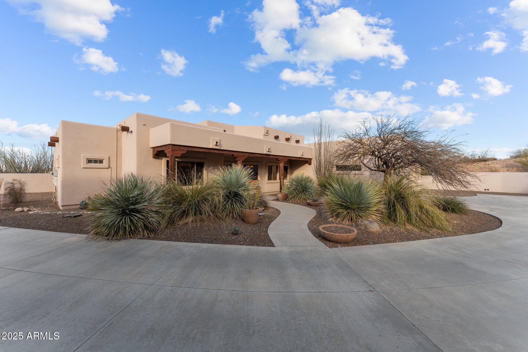 669 W CHAPARRAL Road