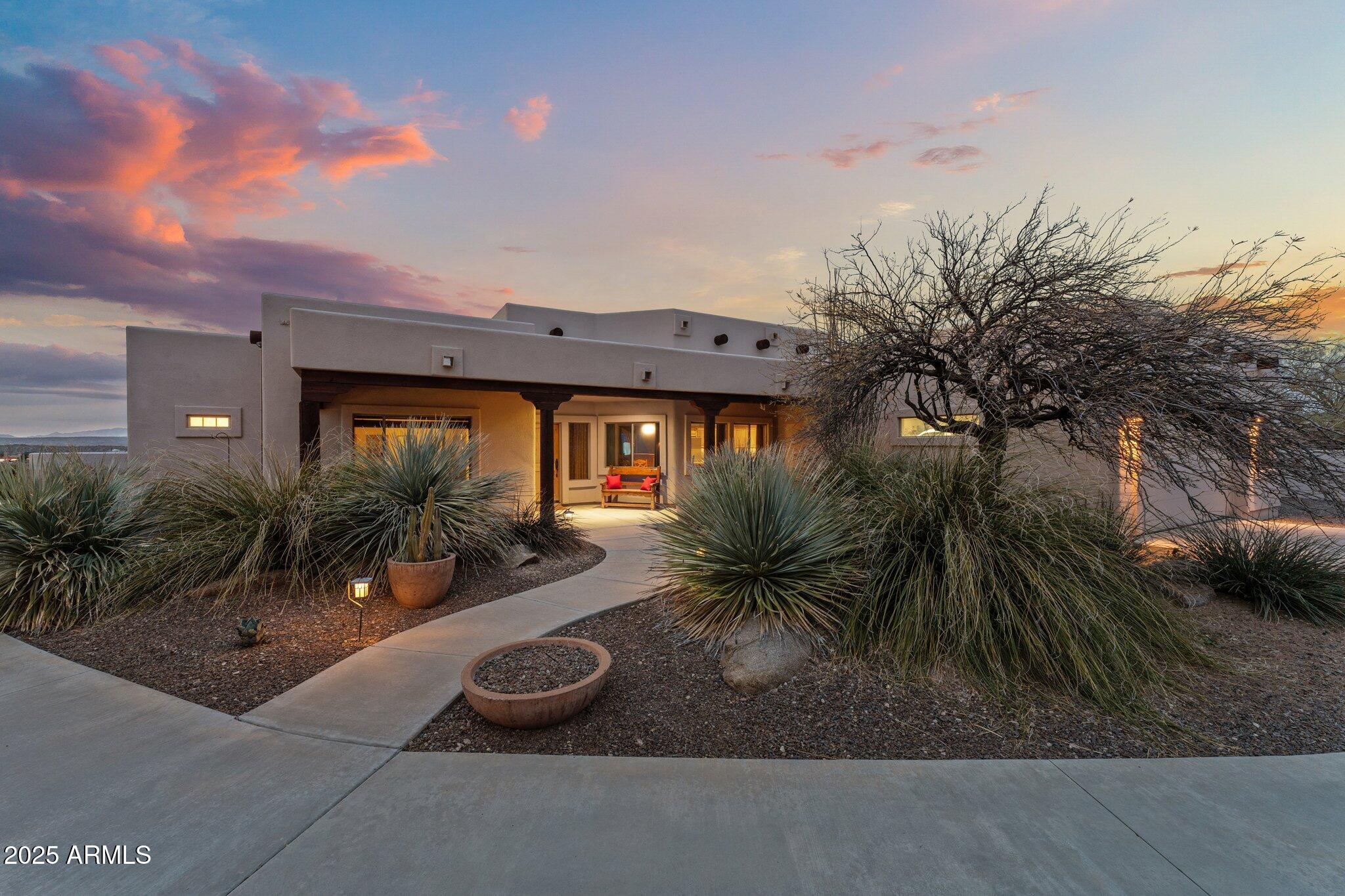 669 W CHAPARRAL Road