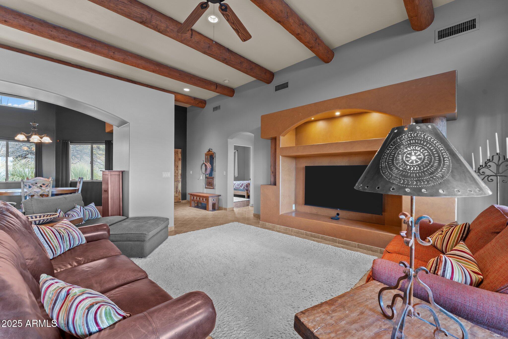 669 W CHAPARRAL Road
