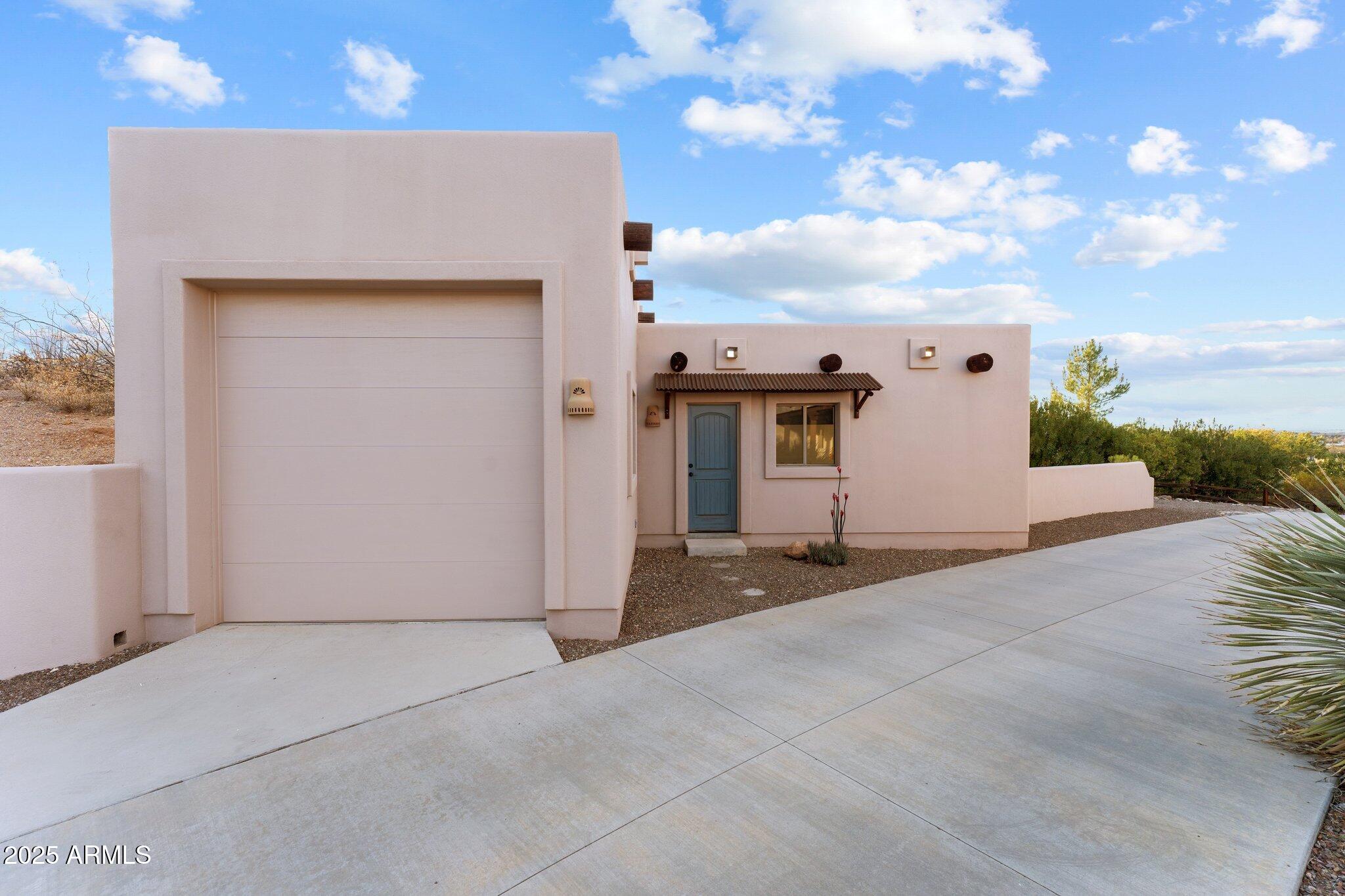 669 W CHAPARRAL Road