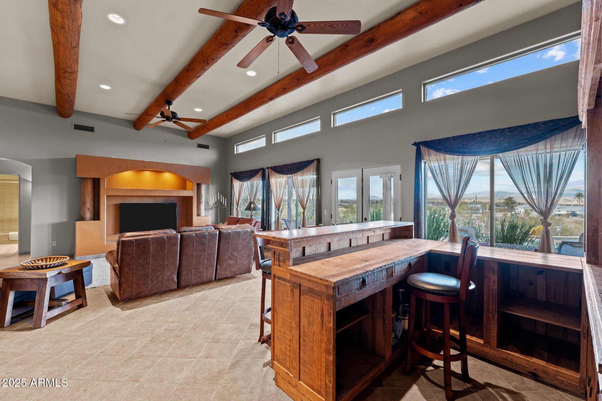 669 W CHAPARRAL Road