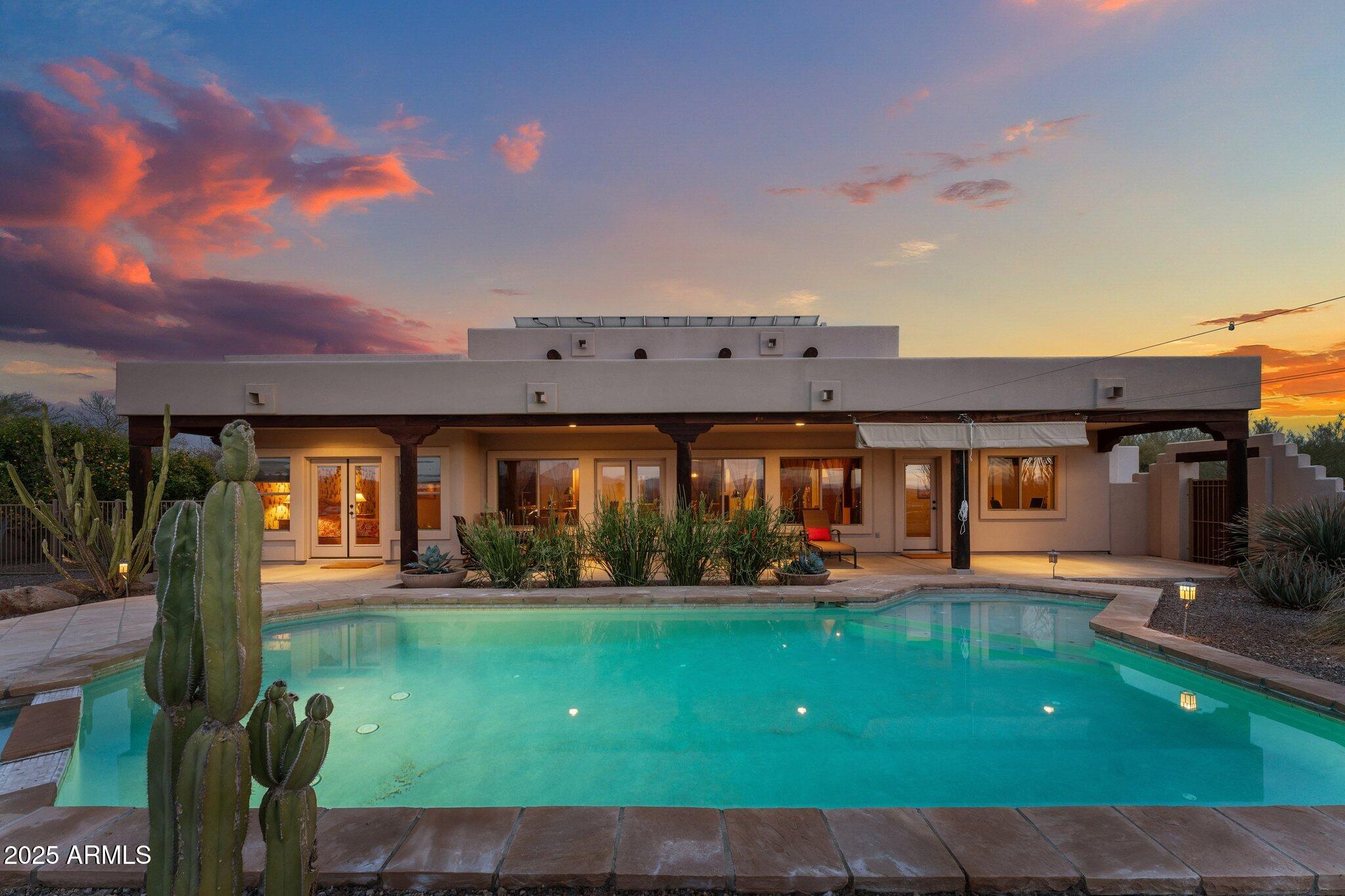 669 W CHAPARRAL Road